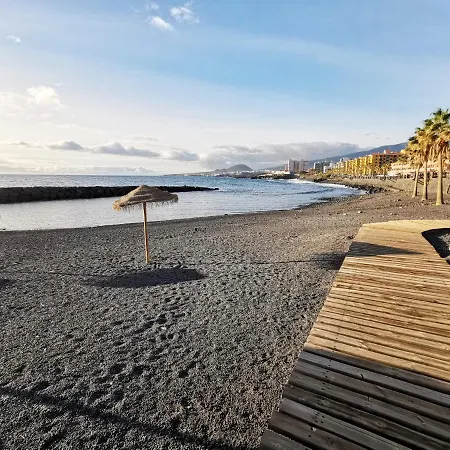 Home2book Stunning Beachfront House With Sea Views Holiday home *
