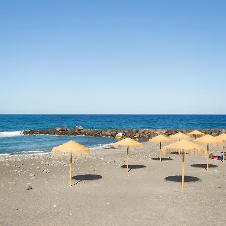 Home2book Stunning Beachfront House With Sea Views בית נופש *