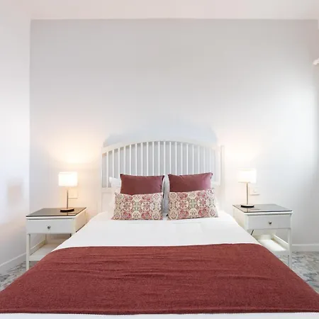 Home2book Stunning Beachfront House With Sea Views בית נופש *