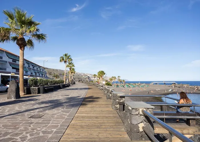 Сasa de vacaciones Home2book Stunning Beachfront House With Sea Views