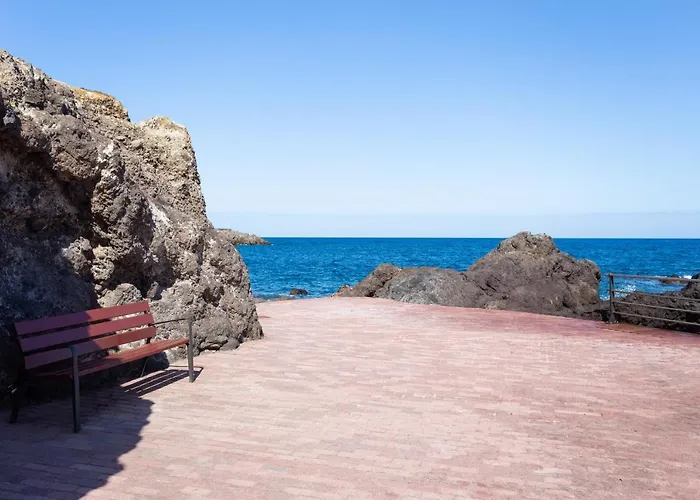 Home2book Stunning Beachfront House With Sea Views Сasa de vacaciones Candelaria