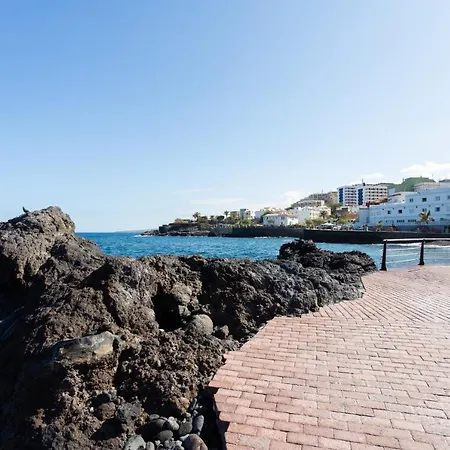 Home2book Stunning Beachfront House With Sea Views