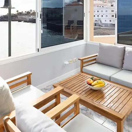 Semesterbostad Home2book Stunning Beachfront House With Sea Views *