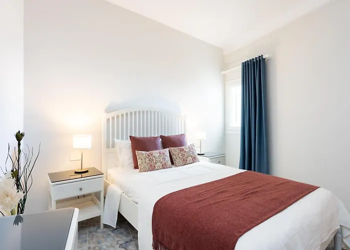 Home2book Stunning Beachfront House With Sea Views