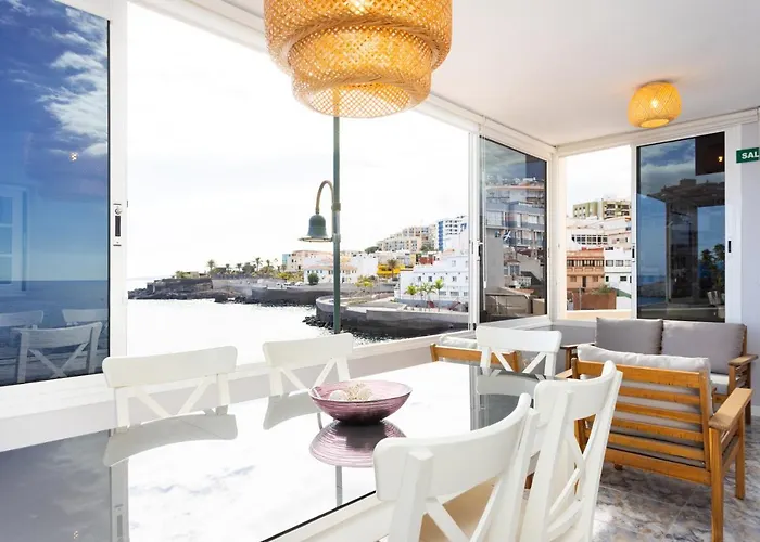 Home2book Stunning Beachfront House With Sea Views Vakantiehuis