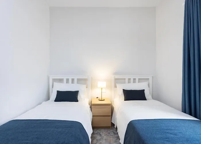 Home2book Stunning Beachfront House With Sea Views *