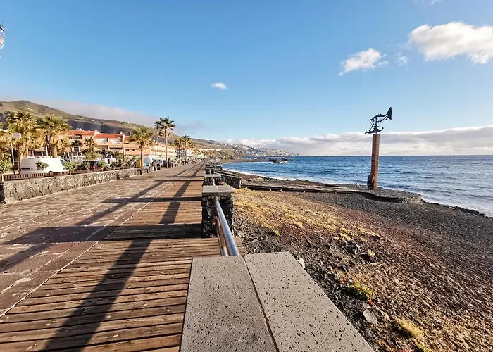 Home2book Stunning Beachfront House With Sea Views Vakantiehuis